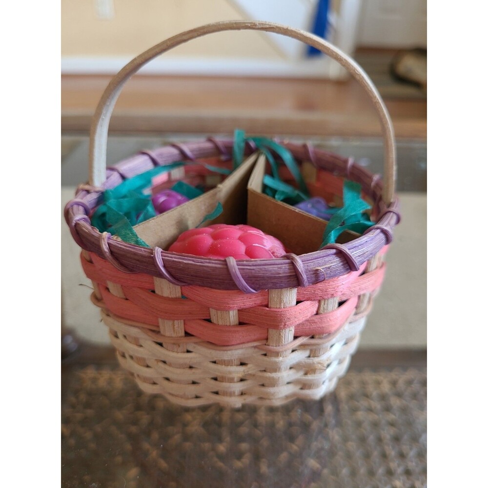 AVON Bountiful Berry Soap Basket Set New Vintage